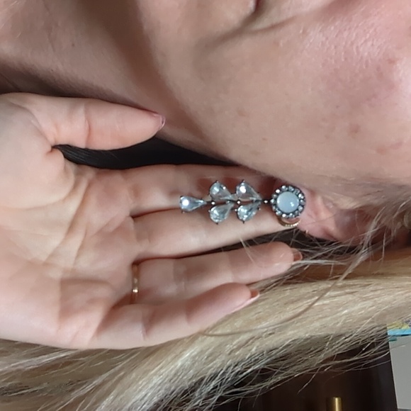 Dangle Earrings - Picture 3 of 5